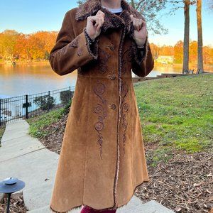 Vintage Guess Women's Leather Coat with Embroidery & Faux Fur